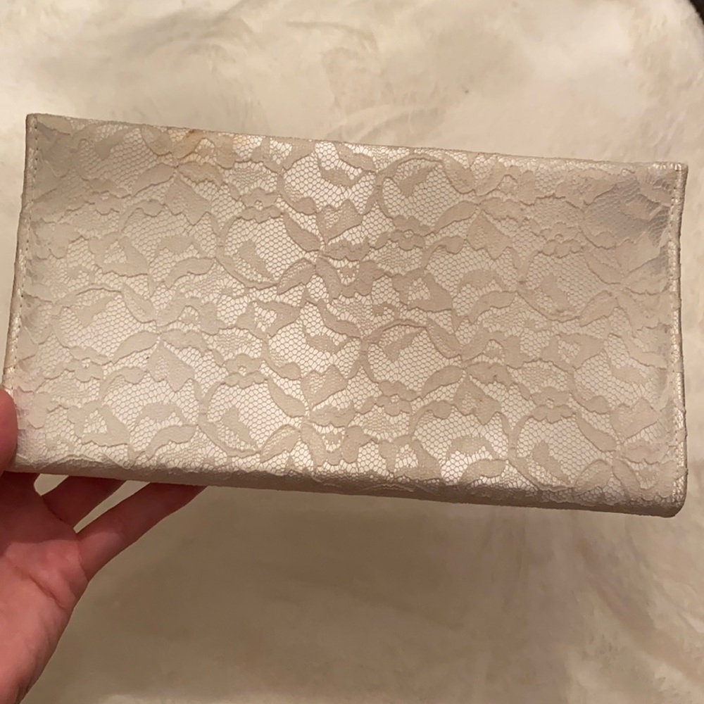 White clutch